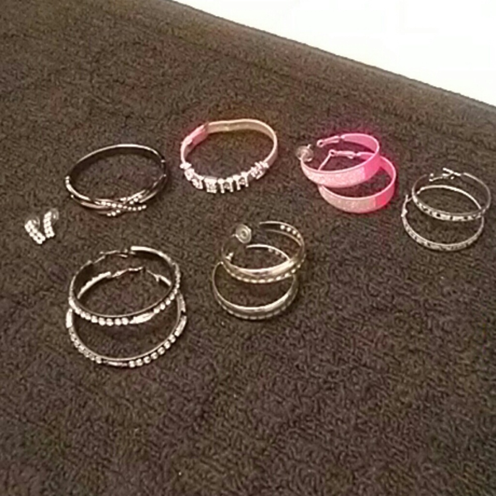 4 hoop earrings/2 braclets/1 studs